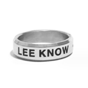 Кольцо Ли Ноу (Lee Know): Stray Kids со стразом серебряное