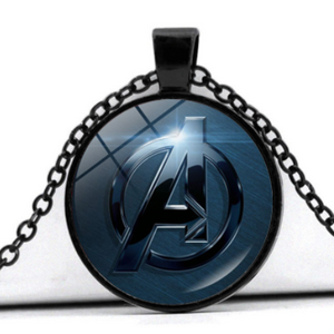 Кулон Мстители лого (Avengers logo) стекло круглый